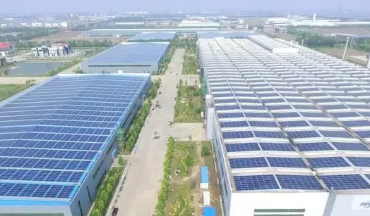 日發(fā)電5.7萬度山東省內(nèi)屋頂建起最大分布式光伏發(fā)電站！