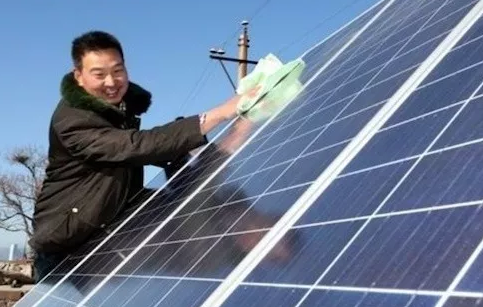 光伏電站被灰塵困擾除塵清理必不可少，但灰塵清理要科學(xué)