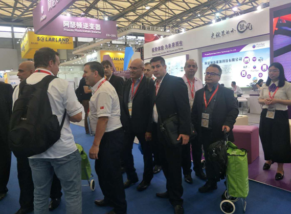 看后起之秀如何征服SNEC展會，阿瑟頓震撼全場